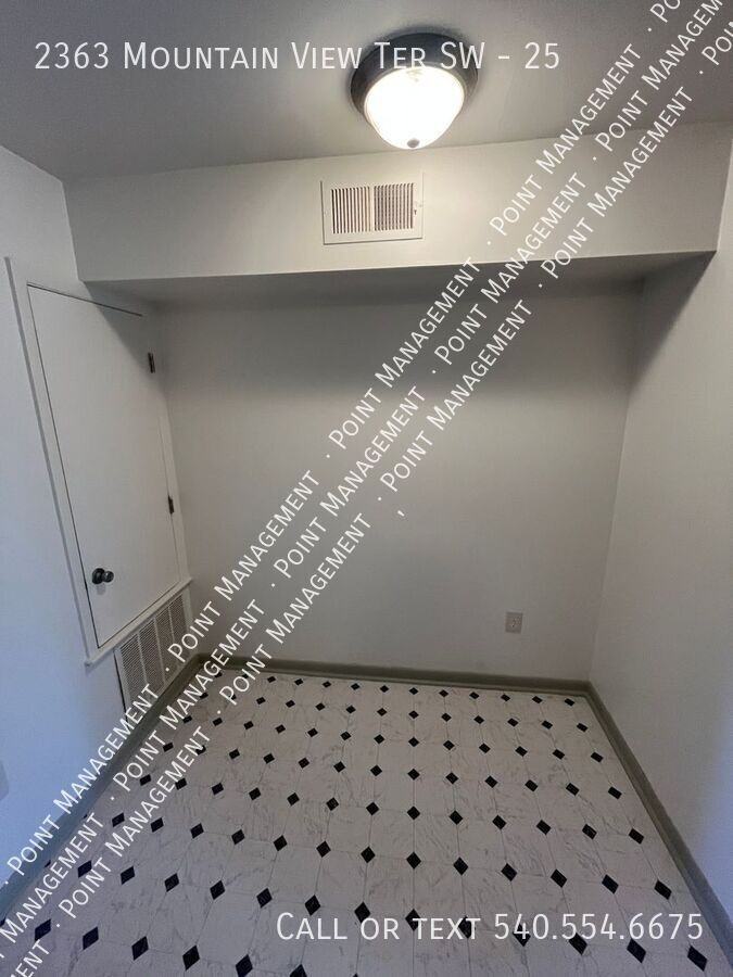 2363 Mountain View Ter Sw #25 - Photo 2 of 8