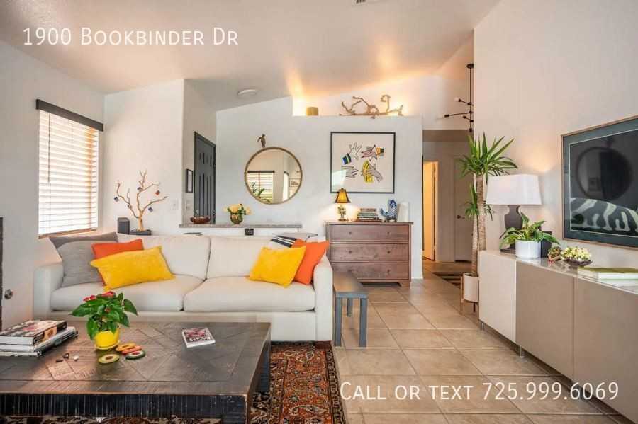 1900 Bookbinder Dr - Photo 4 of 30