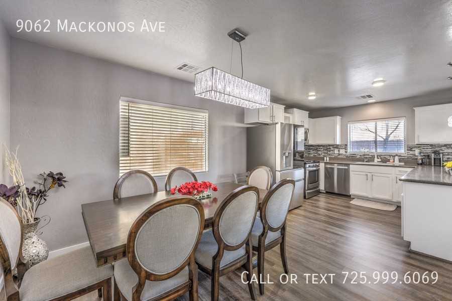 9062 Mackanos Ave - Photo 7 of 26