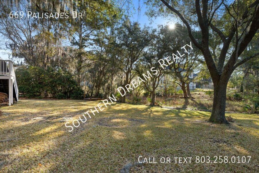 669 Palisades Dr - Photo 4 of 33