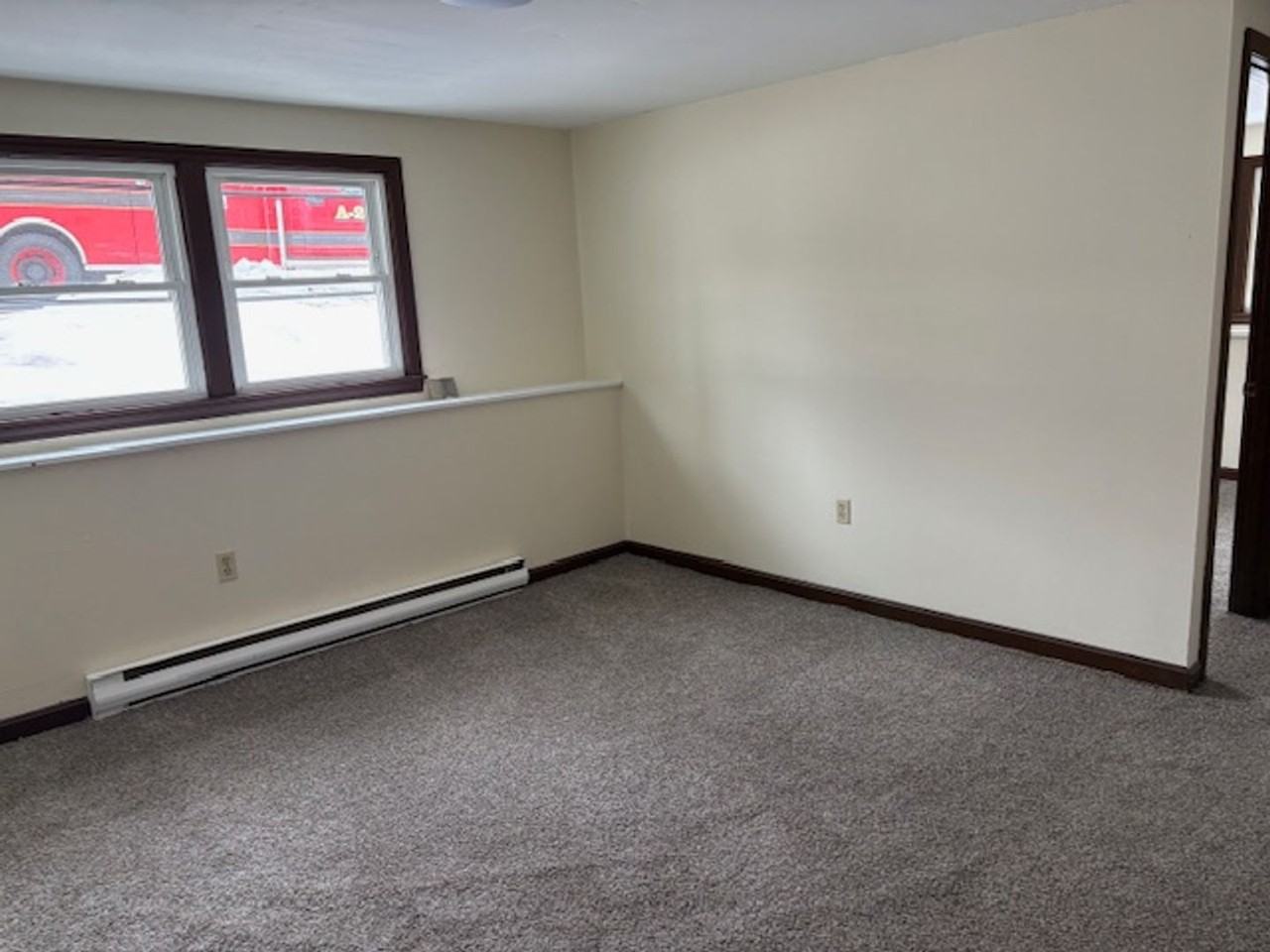 35 Armory St #1 - Photo 5 of 8