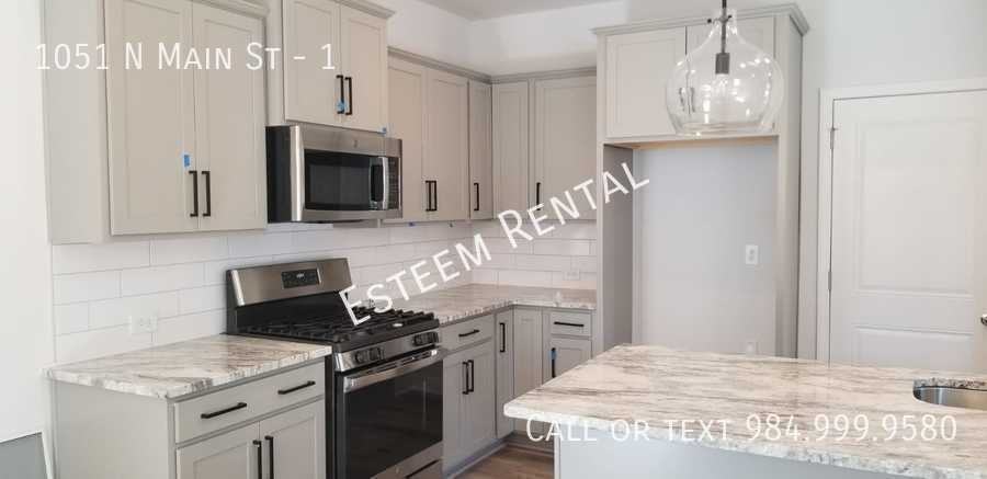 1051 N Main St #1 - Photo 6 of 24