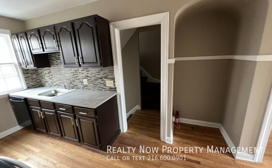 18220 Winslow Rd 2nd Fl #1822UP - Photo 2 of 6