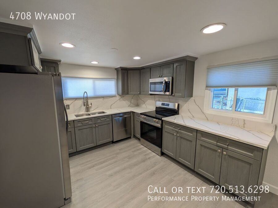 4708 Wyandot St - Photo 5 of 24