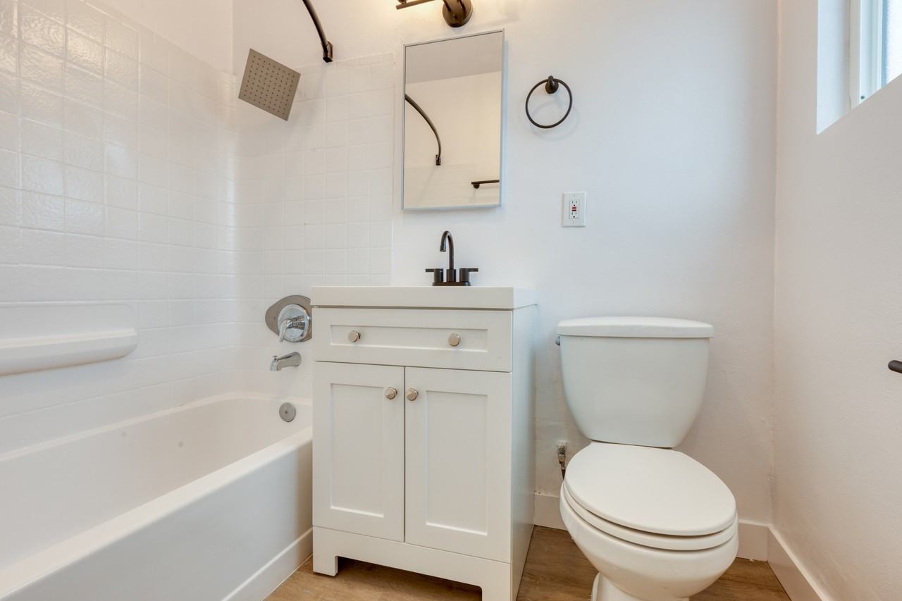 10015 Alondra Blvd #4 - Photo 5 of 5