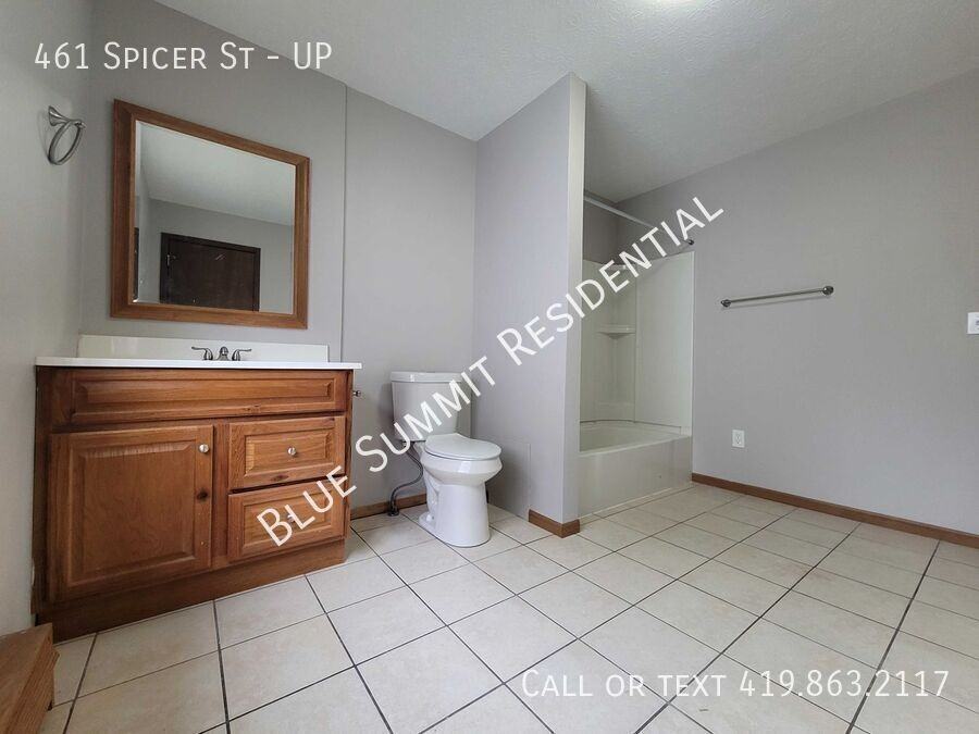 461 Spicer St #UP - Photo 7 of 24