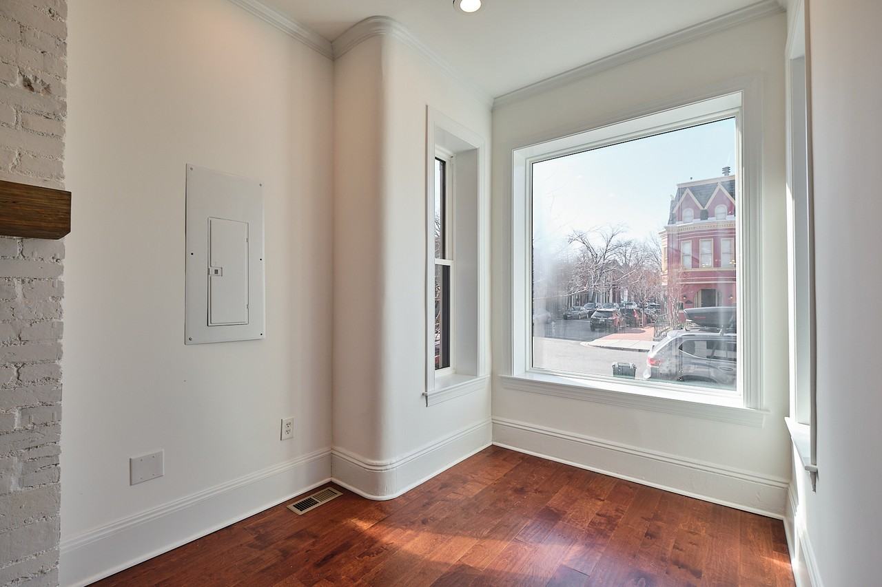 727 13th St Ne - Photo 3 of 38