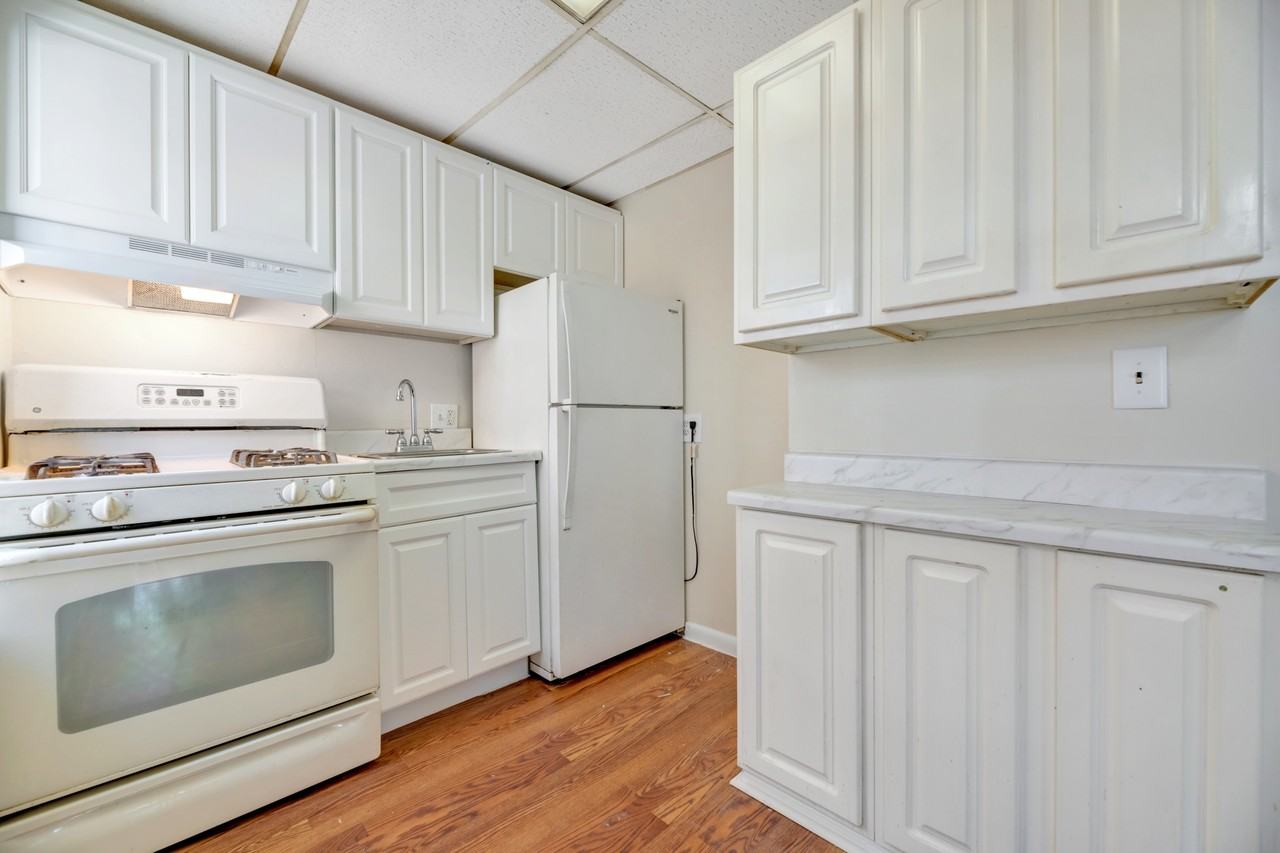 4102 14th St Nw #2 - Photo 6 of 26