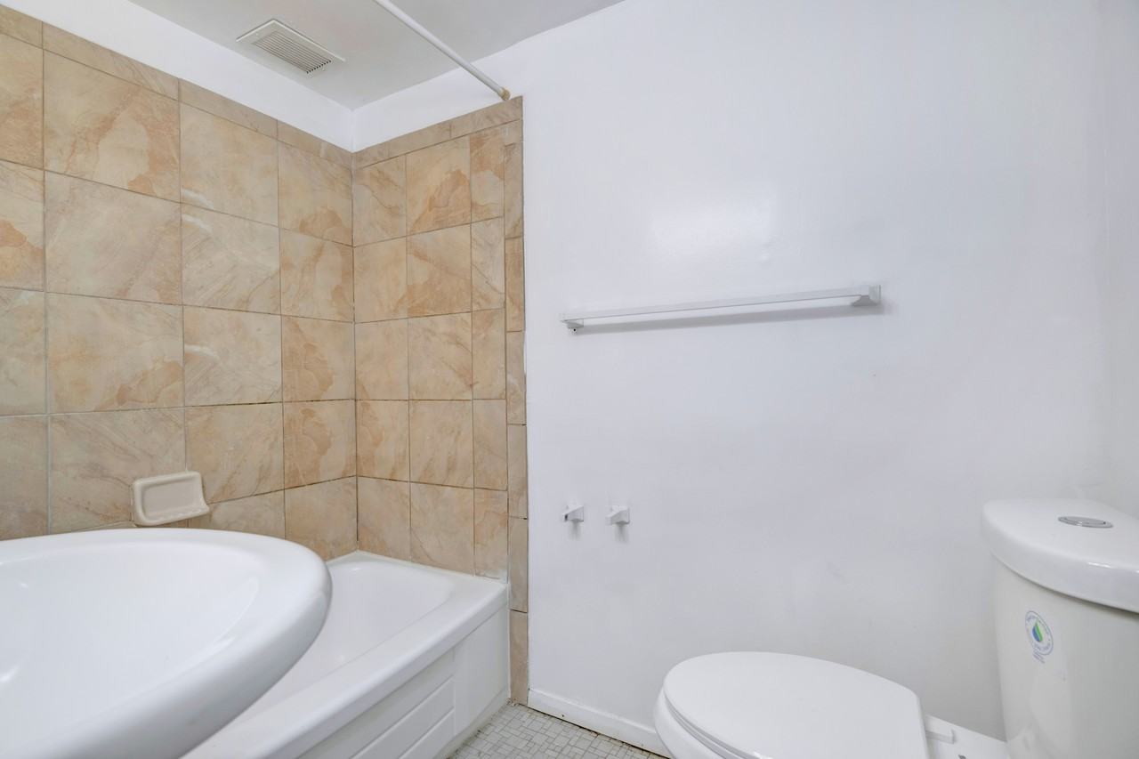 537 Wilson Bridge Dr #A1 - Photo 4 of 12