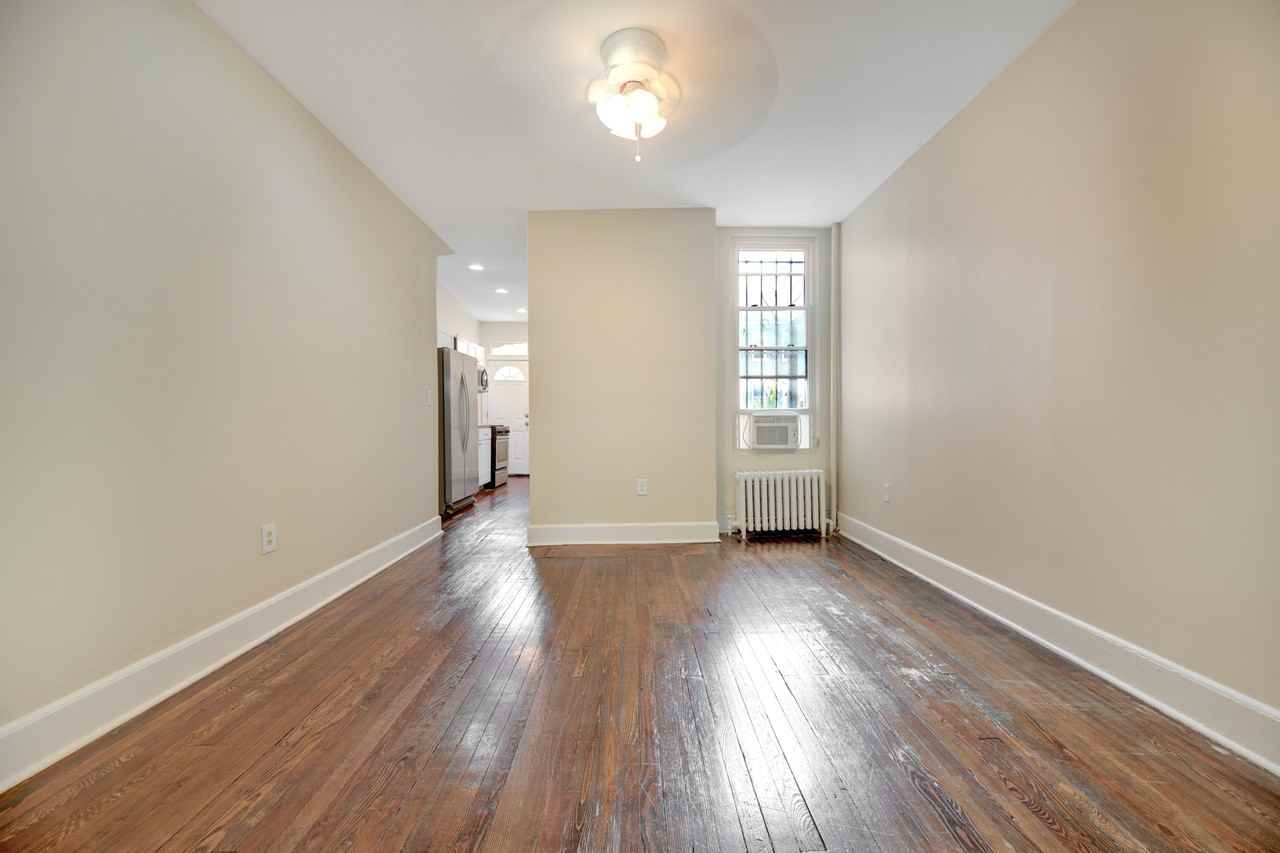 618 Columbia Rd Nw - Photo 4 of 38