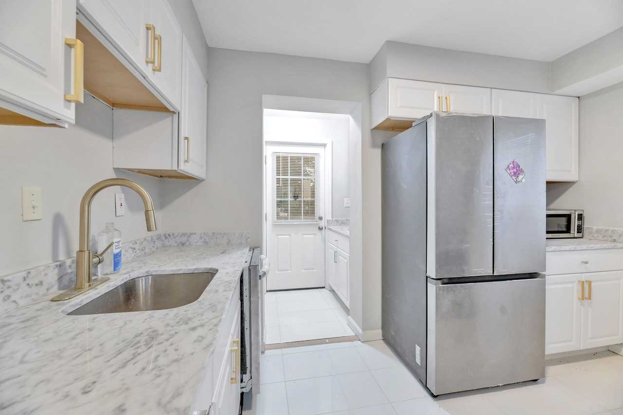 41 Tuckerman St Nw - Photo 6 of 22