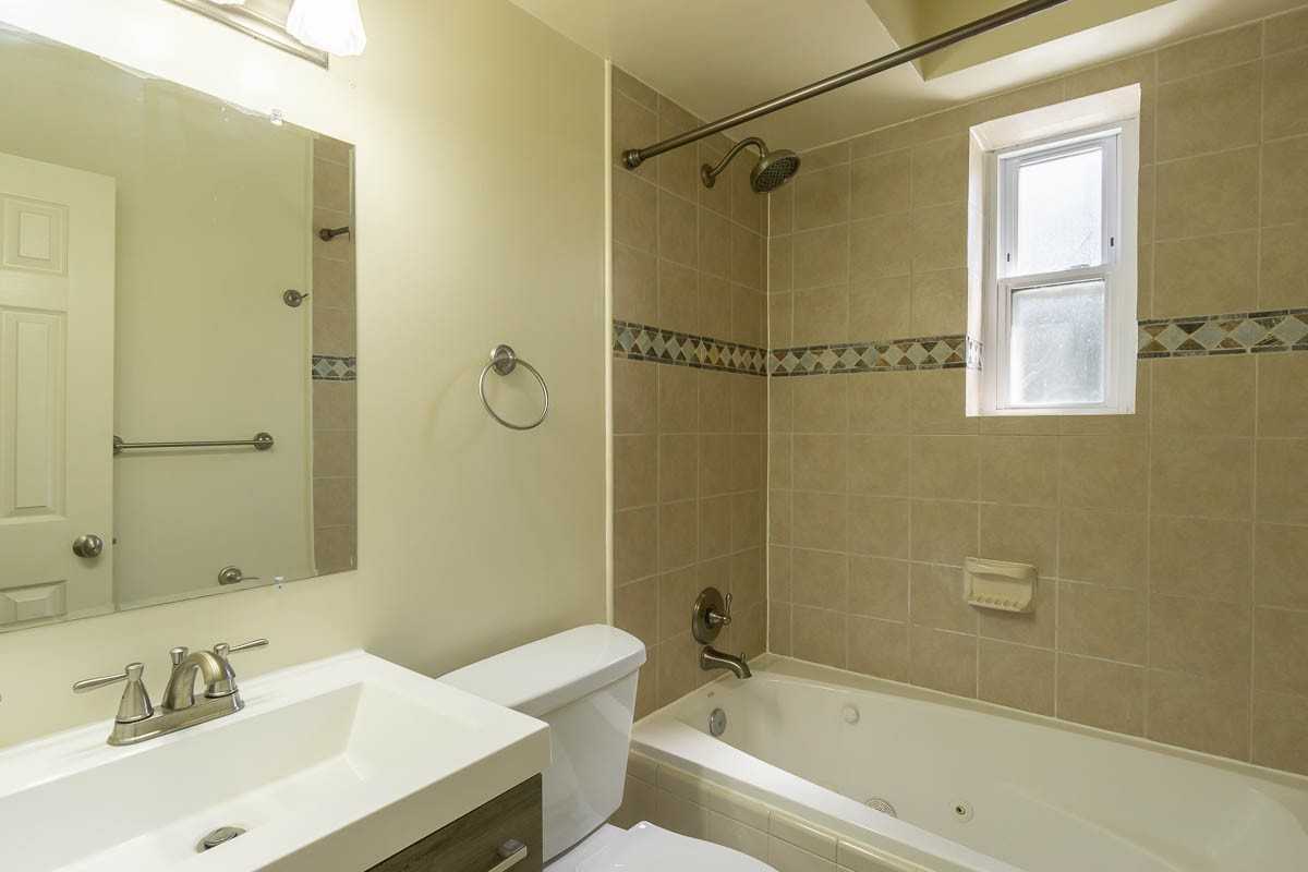 1310 Congress St Se #303 - Photo 7 of 11