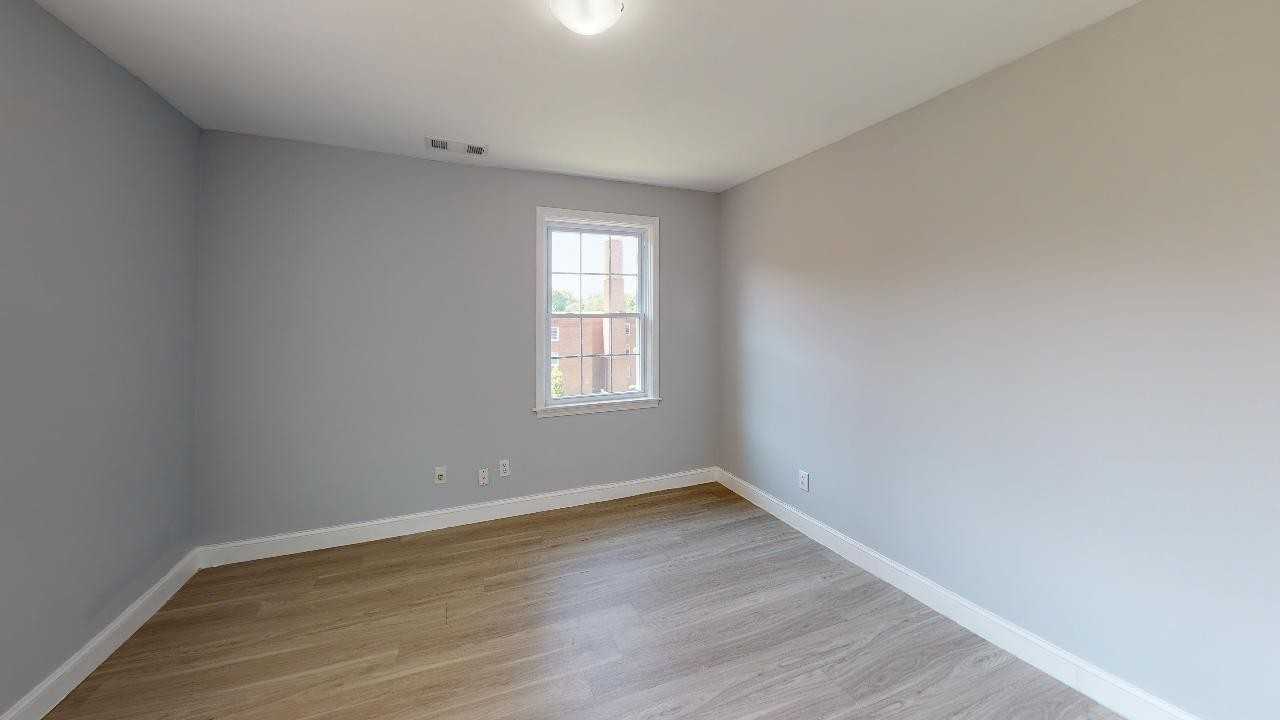 3811 V St Se #201 - Photo 4 of 9