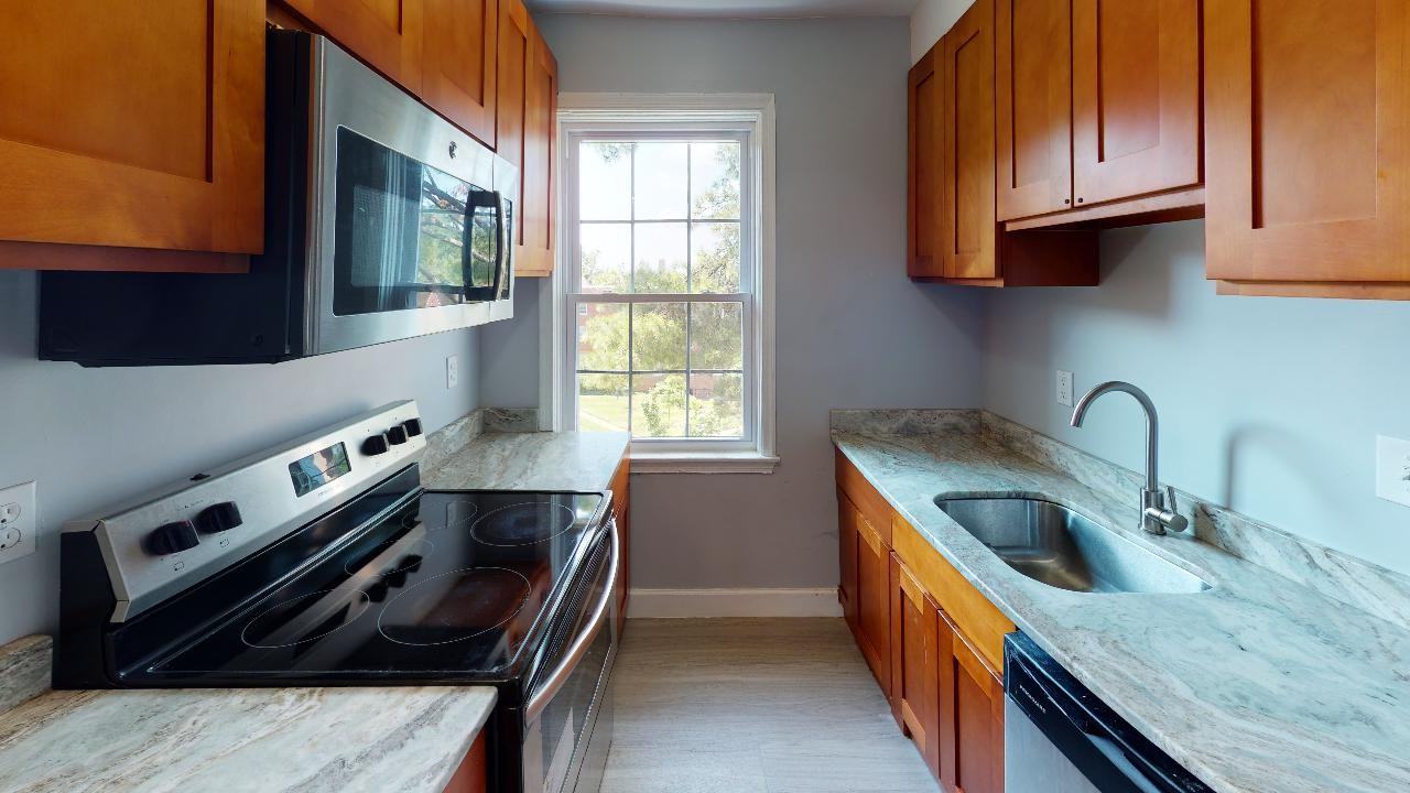 3811 V St Se #201 - Photo 5 of 9