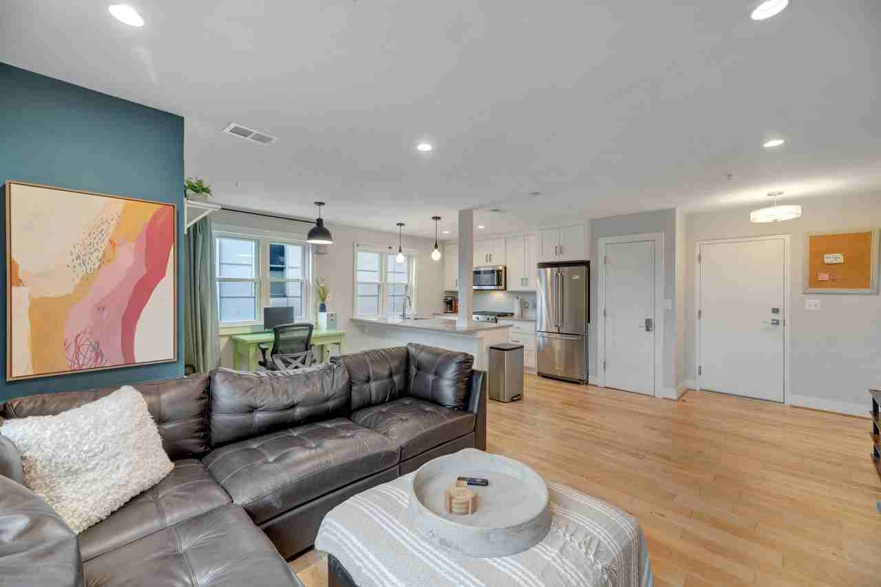 1516 K St Se #3A - Photo 2 of 17