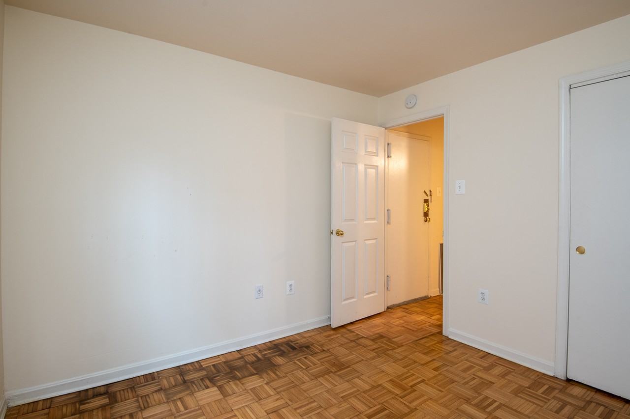 1847 Biltmore St Nw #A - Photo 6 of 11