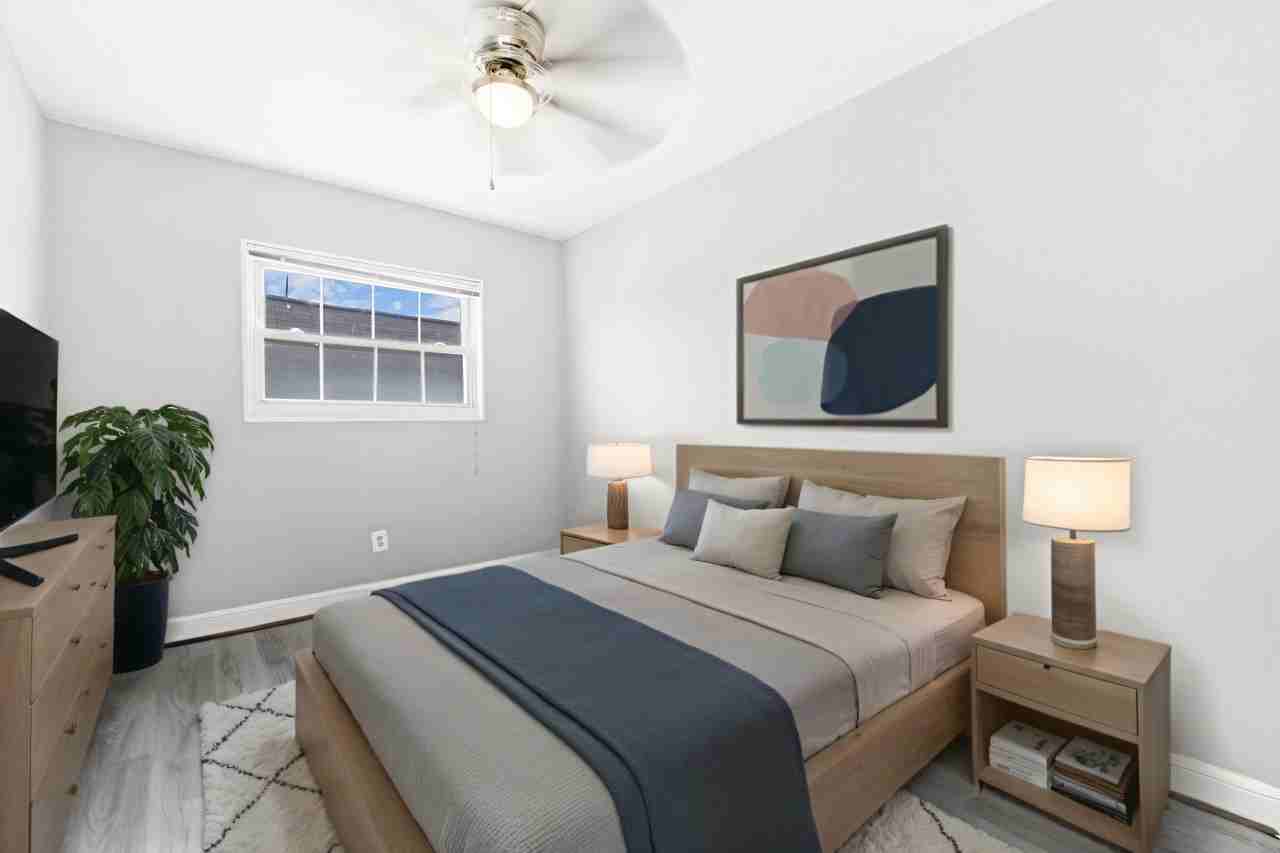 2407 21st Pl Ne Apt 2 #2 - Photo 5 of 10