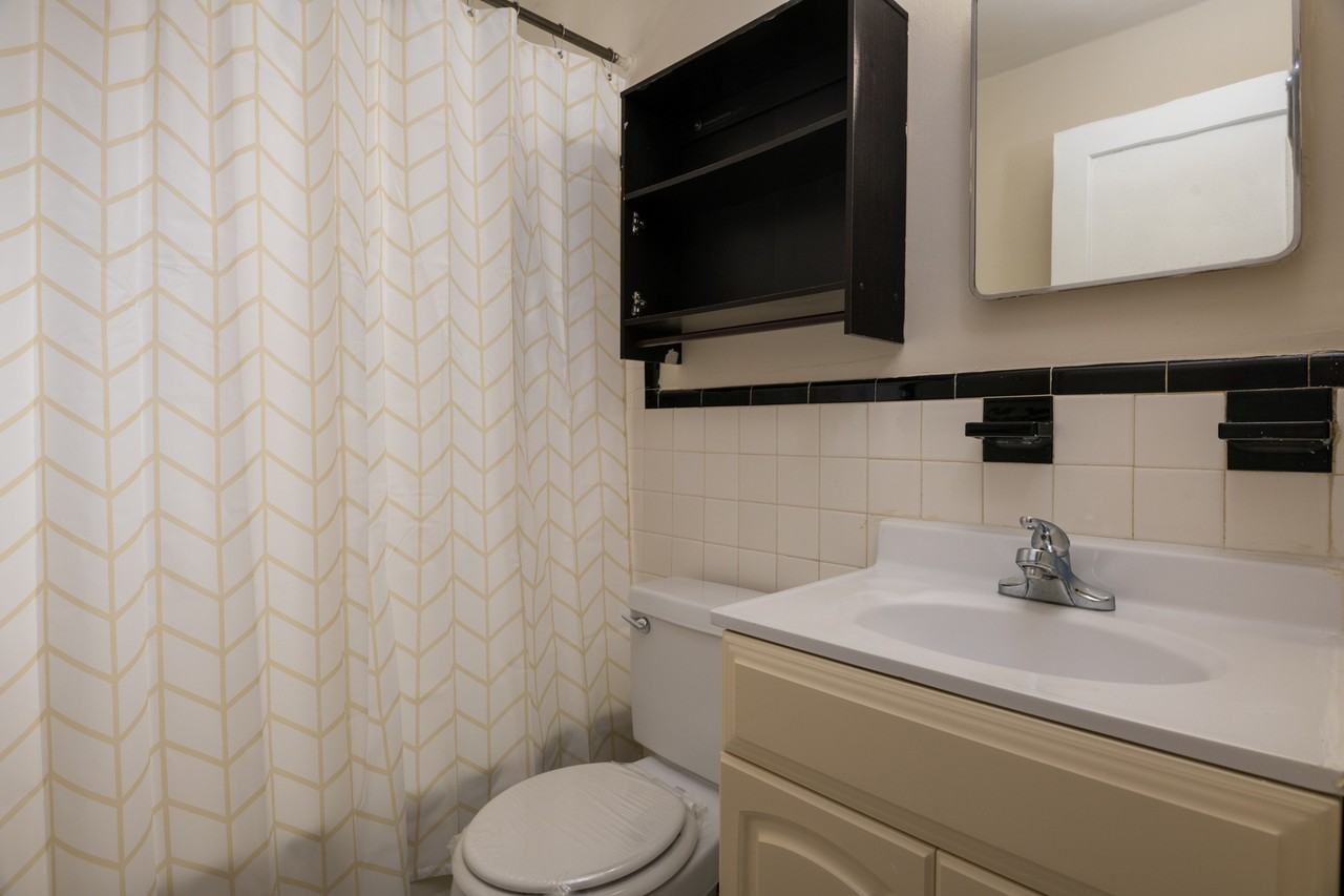 8322 Roanoke Ave #5 - Photo 7 of 9