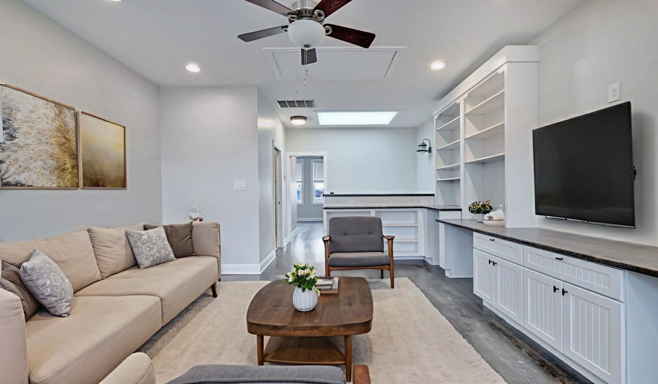 1020 F St Ne - Photo 2 of 21