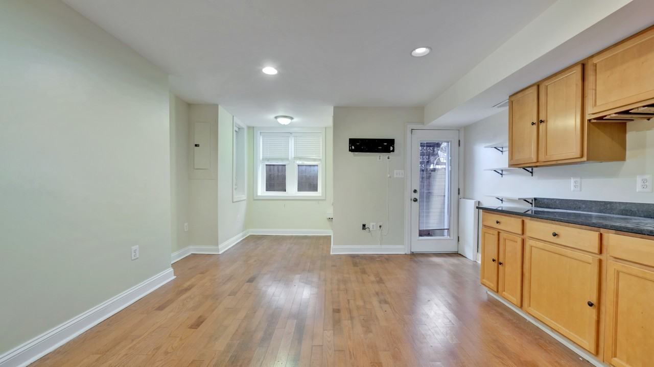 1020 F St Ne - Photo 6 of 21