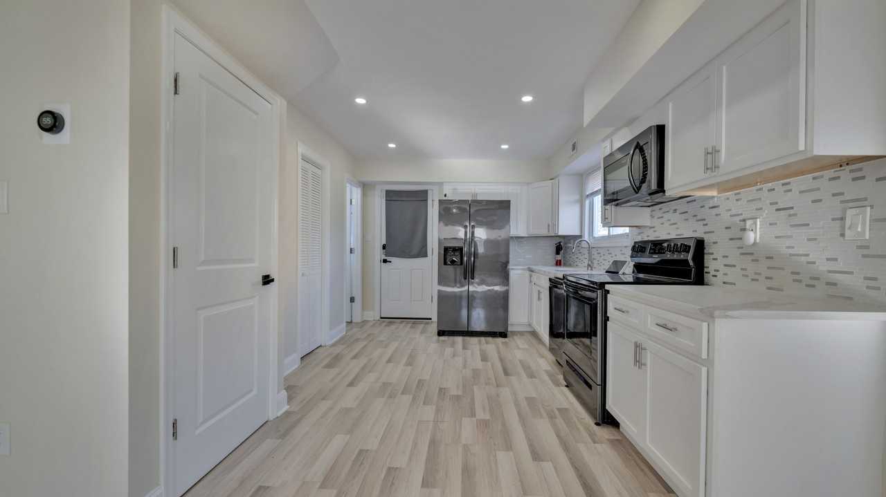 5338 Jay St Ne - Photo 4 of 16