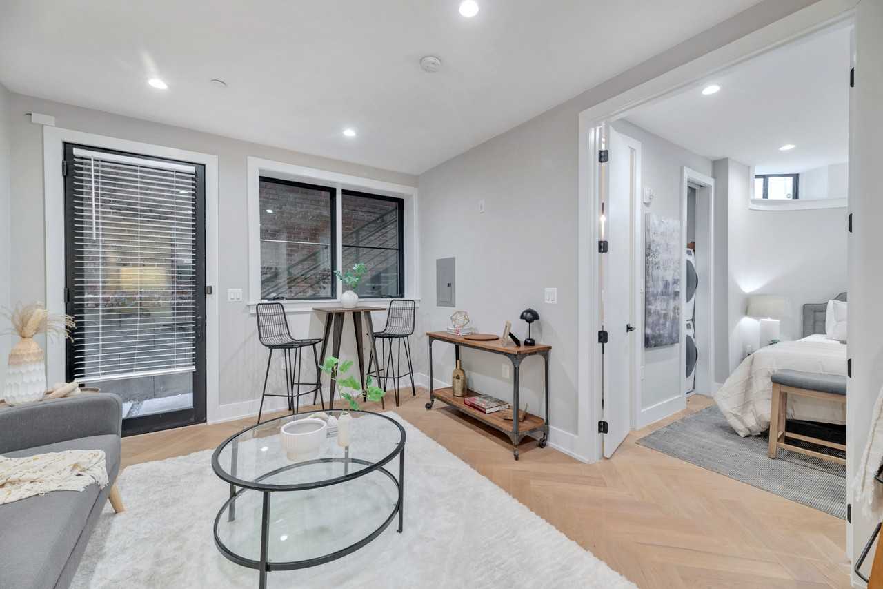 1225 11th St Nw #1 - Photo 2 of 15