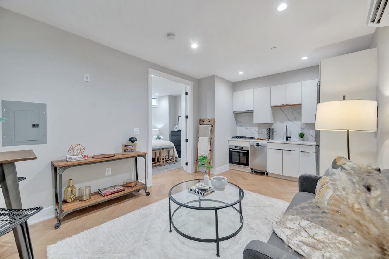 1225 11th St Nw #1 - Photo 4 of 15