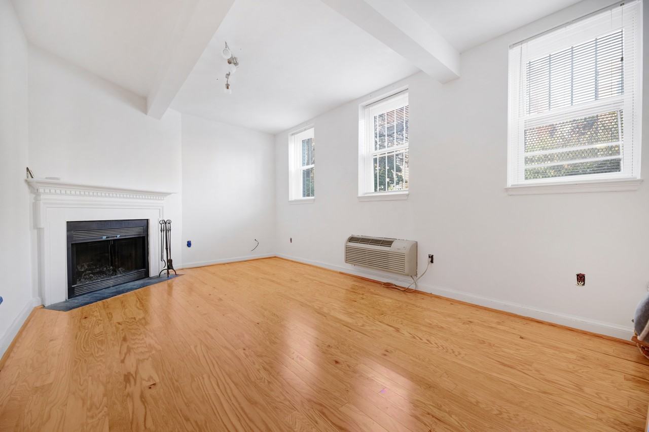 1810 California St Nw #101COPY - Photo 7 of 8