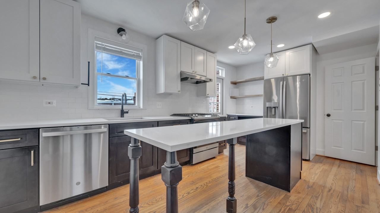 840 21st St Ne - Photo 5 of 19