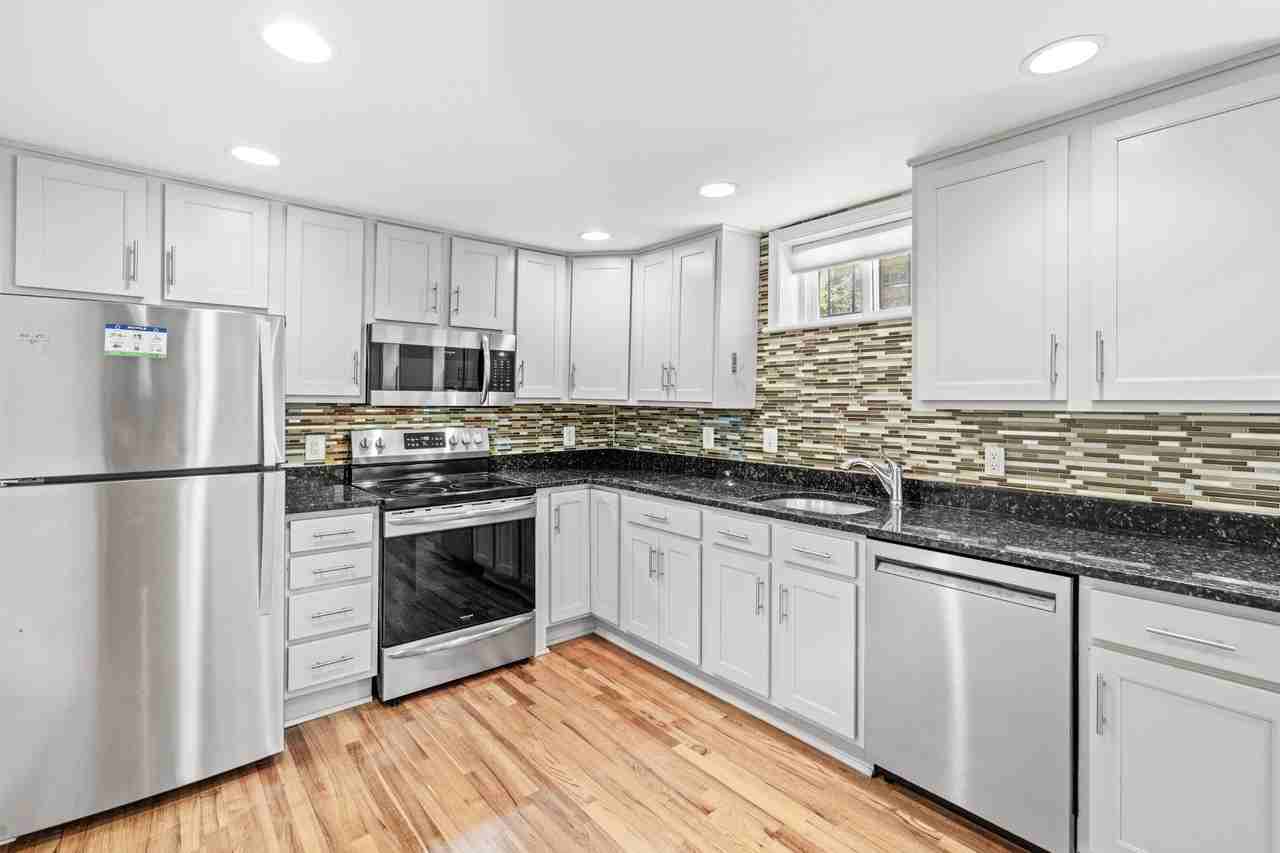 1030 Fairmont St Nw #104 - Photo 2 of 19