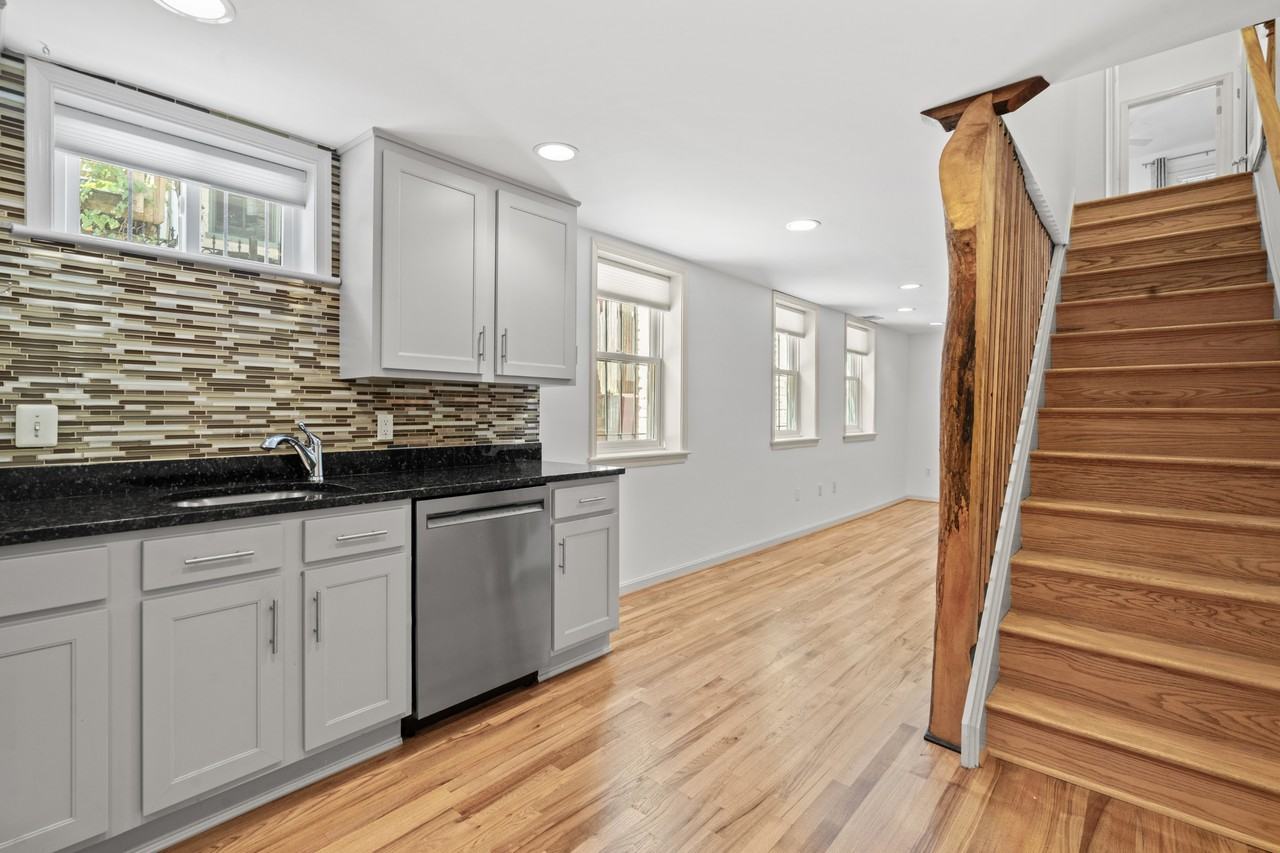 1030 Fairmont St Nw #104 - Photo 3 of 19