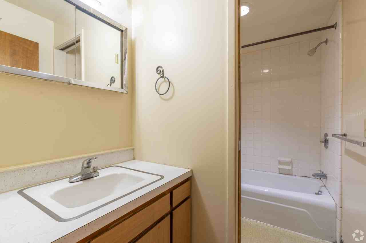 323 Packard St #2 - Photo 6 of 9