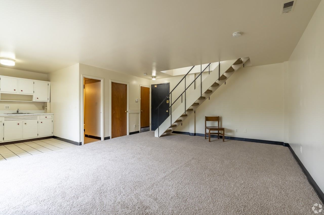 121 E Hoover Ave #12 - Photo 6 of 11