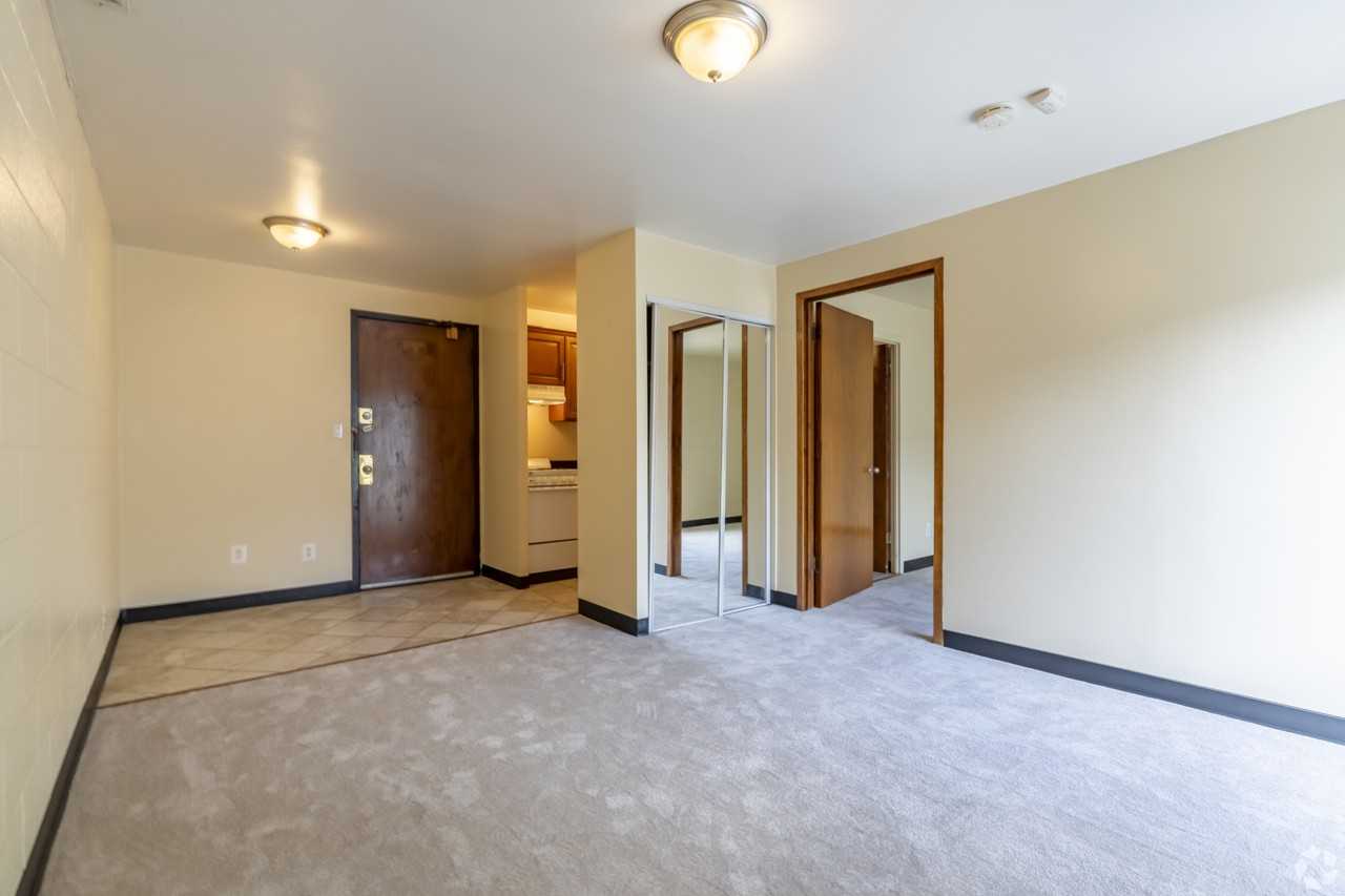 921 S Main St #27 - Photo 7 of 9