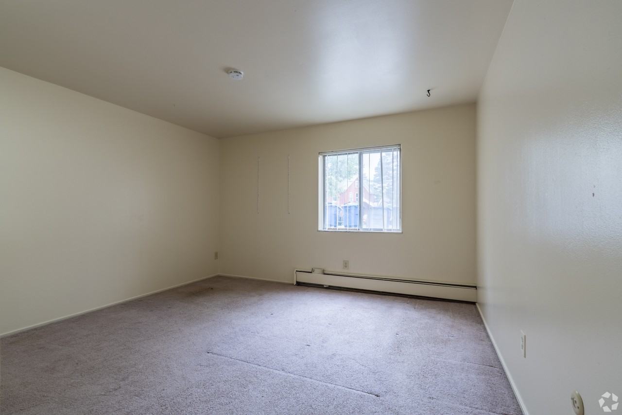 323 Packard St #15 - Photo 7 of 9