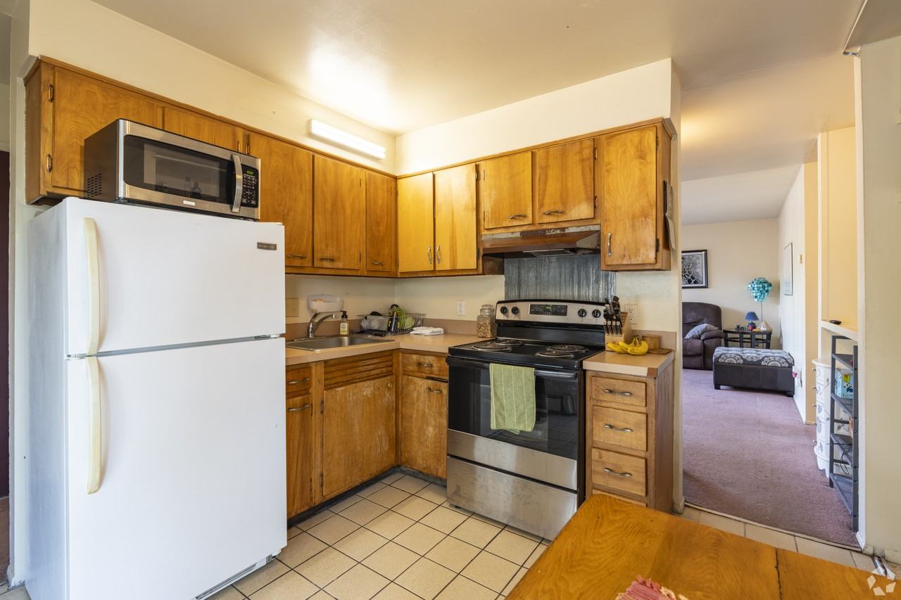 813 S Main St #A2 - Photo 7 of 12