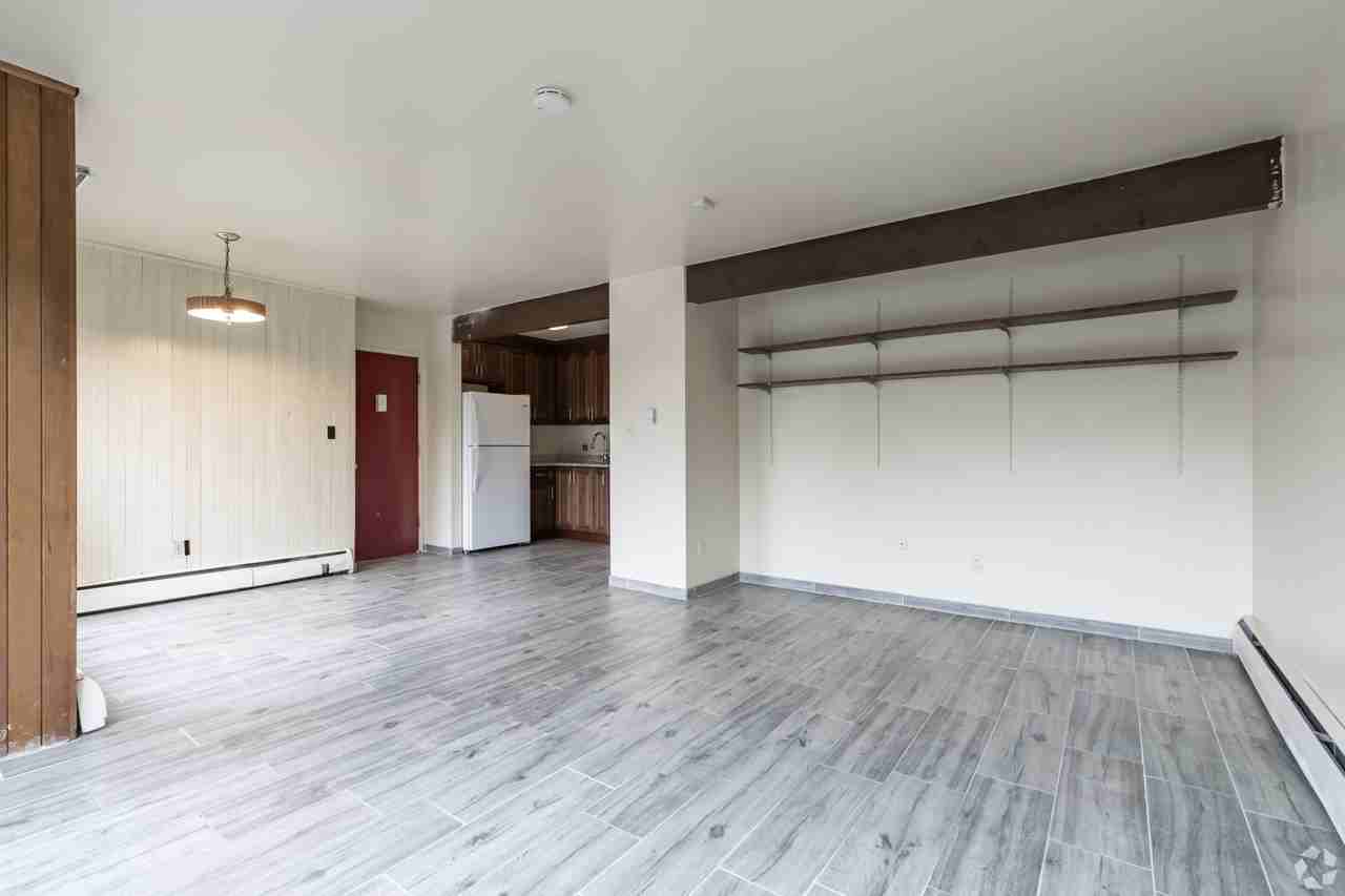 832 Packard St #10 - Photo 7 of 10