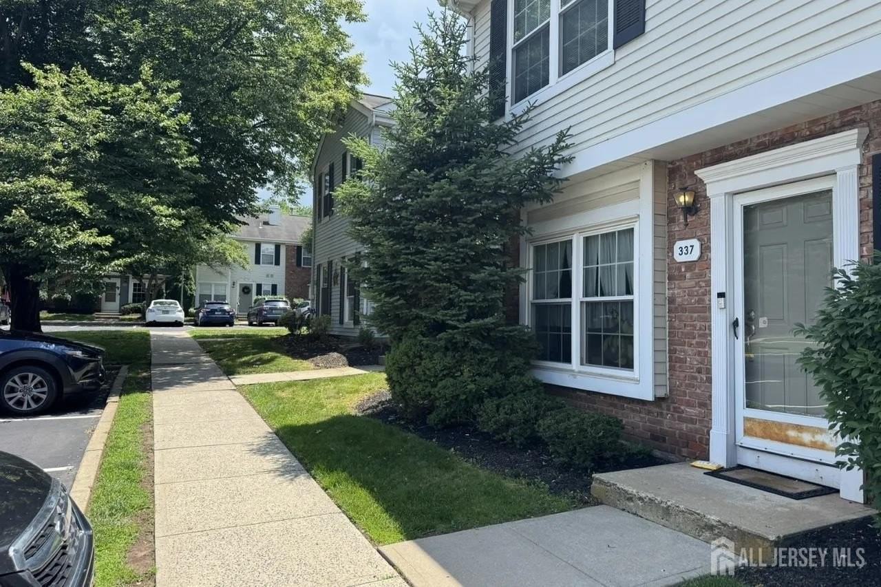 337 Smithwold Rd - Photo 2 of 15