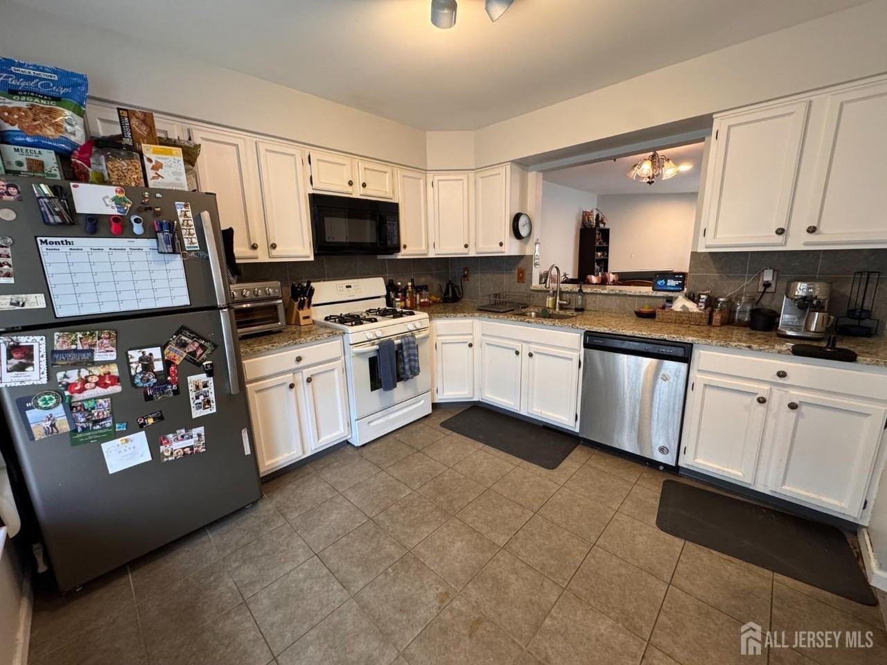 337 Smithwold Rd - Photo 4 of 15