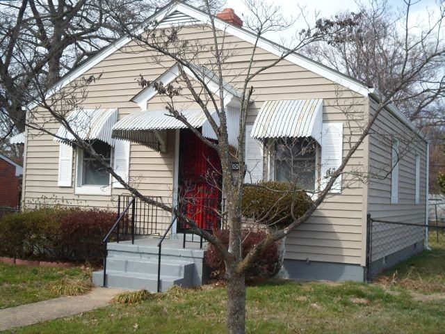 2400 Redwood Ave - Photo 2 of 5