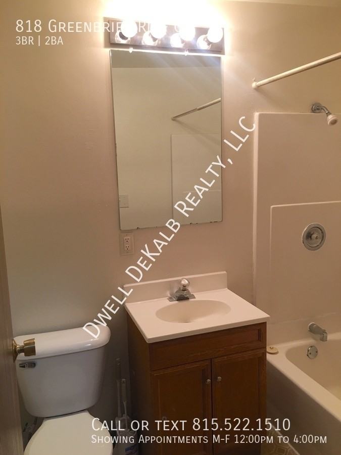 818 Greenbrier Rd #C - Photo 6 of 8