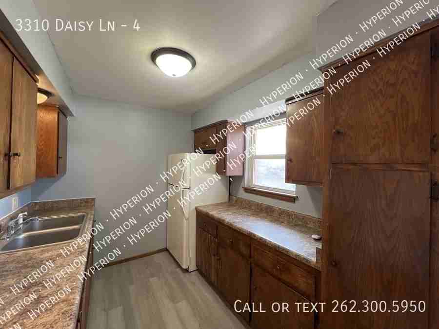 3310 Daisy Ln #4 - Photo 5 of 15