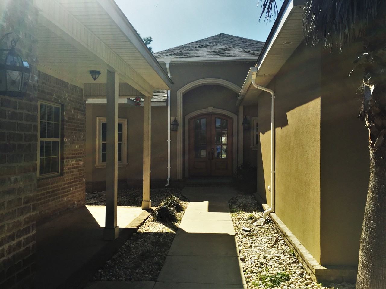 3777 Riverwood Cir S - Photo 2 of 12