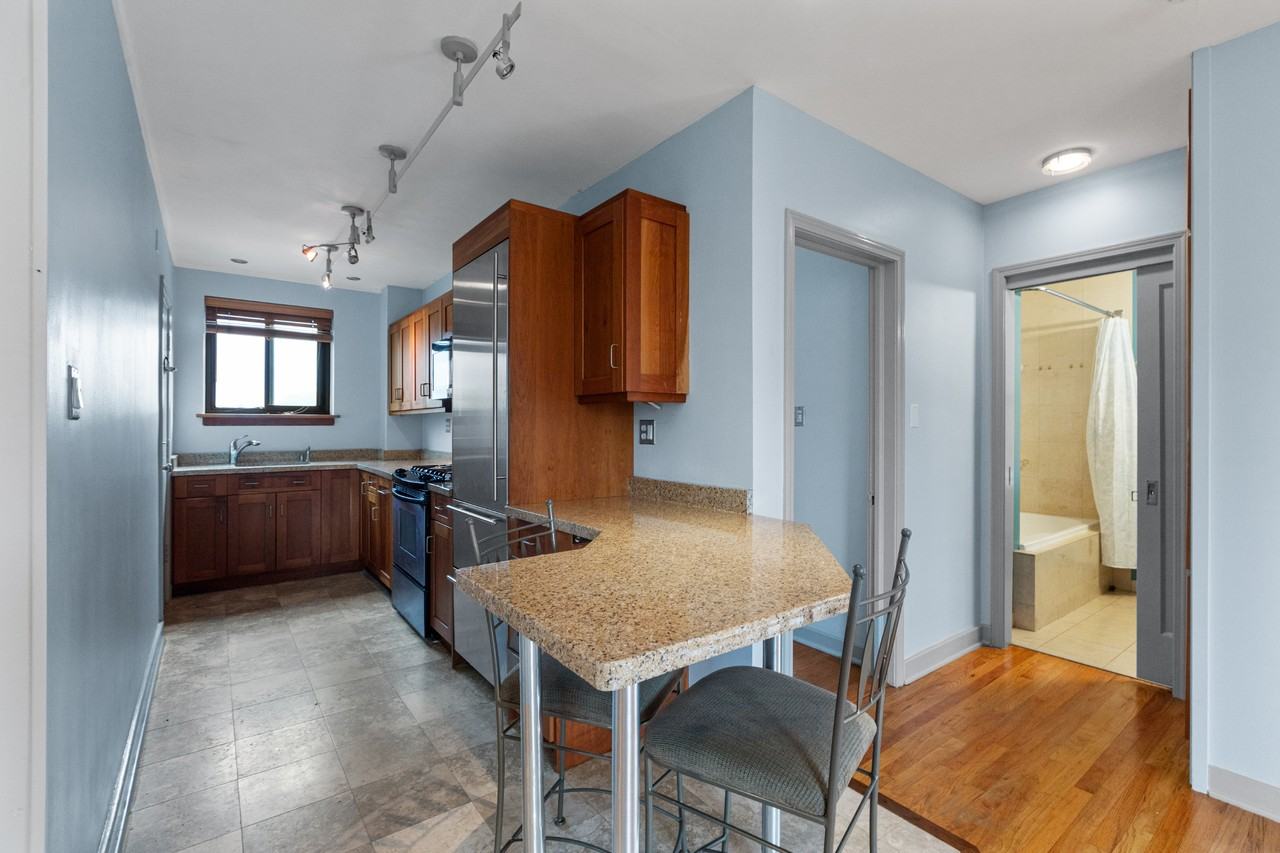 1208 W Chase Ave #3D - Photo 5 of 6