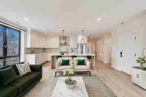 featured image of 5019 N Lincoln Ave #3N