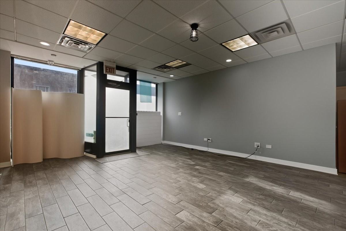 1338 W Irving Park Rd #1 - Photo 2 of 10