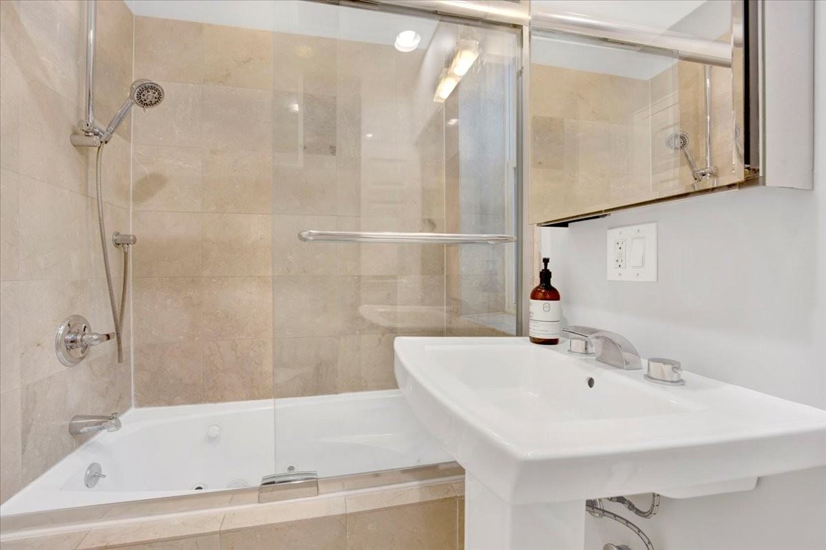 3918 N Kedvale Ave #2N - Photo 5 of 14