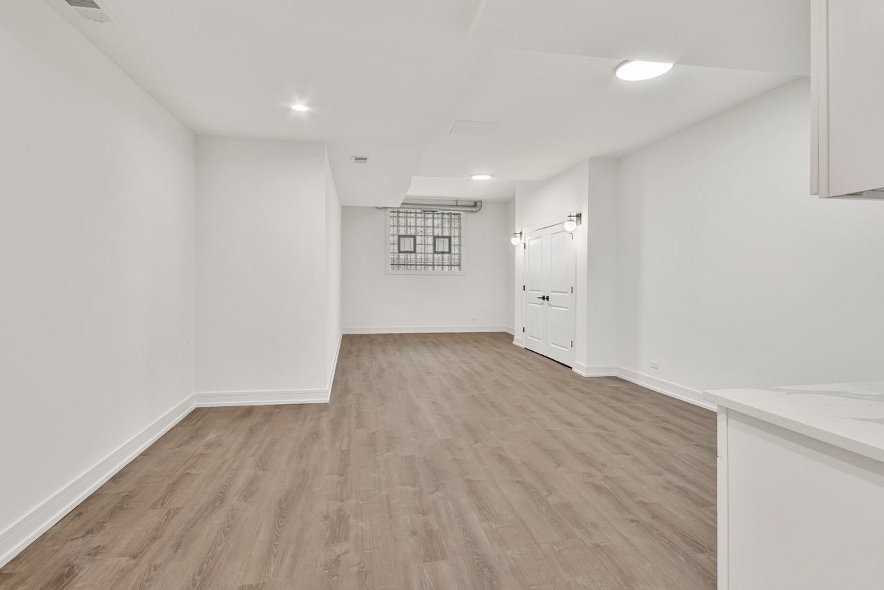 3058 W Cortland St #101 - Photo 5 of 10