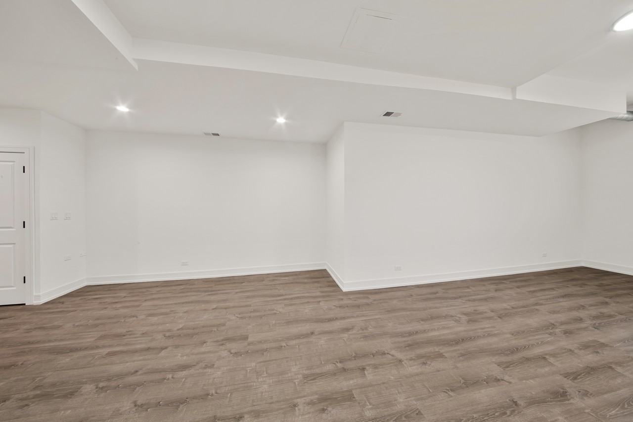 3058 W Cortland St #101 - Photo 7 of 10