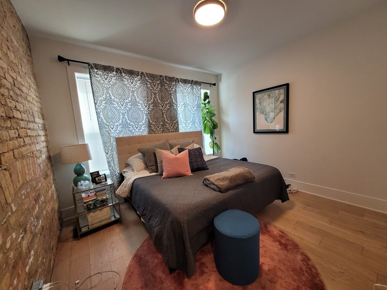 1658 W Summerdale Ave #1W - Photo 2 of 10